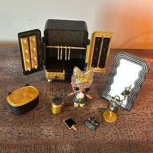 LOL Surprise! Series 1 Gold Queen Bee Furniture Boutique Set Playset